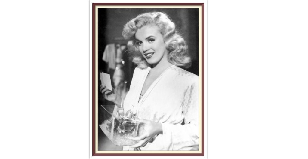 Marilyn Monroe - Cross Stitch Pattern - PDF Counted Vintage Full Cross Stitches - 4 Sizes
