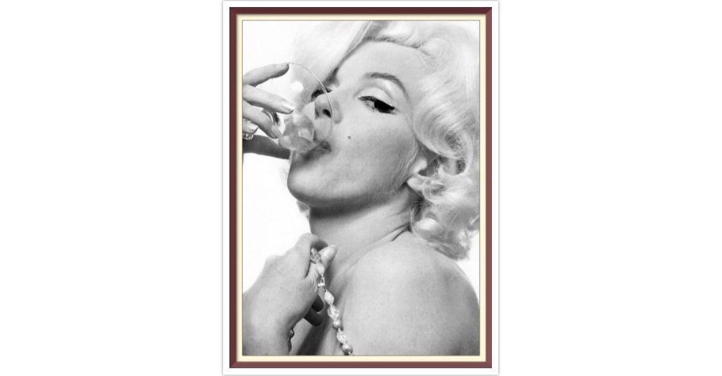 Marilyn Monroe - Cross Stitch Pattern - PDF Counted Vintage Full Cross Stitches - 4 Sizes