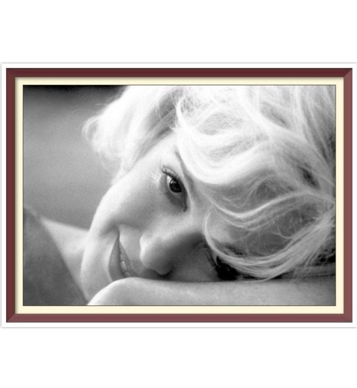 Marilyn Monroe - Cross Stitch Pattern - PDF Counted Vintage Full Cross Stitches - 4 Sizes