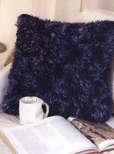 Vintage Flowered Fur Pillow Knitting Pattern (PDF)